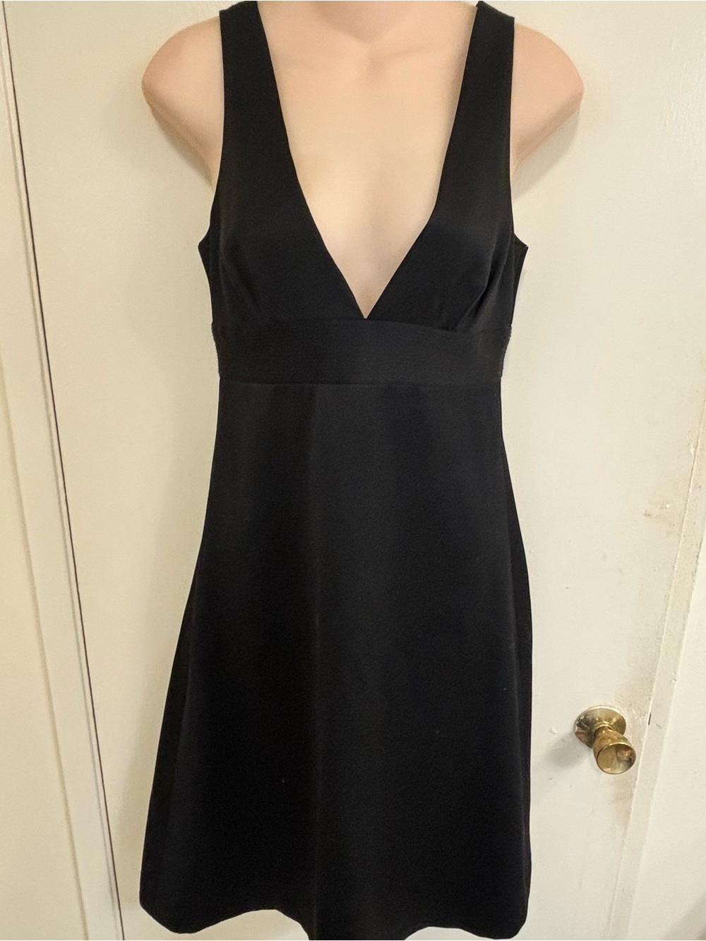 J crew 100% Virgin Wool black sleeveless V-neck A-line dress Size 2